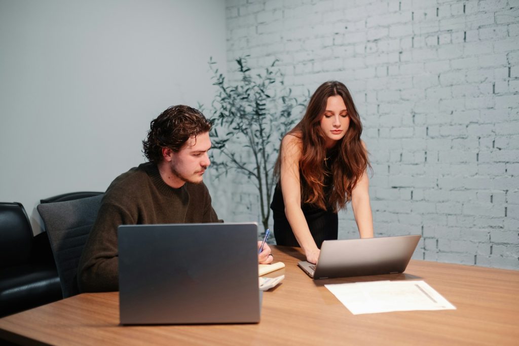 how to become a business woman